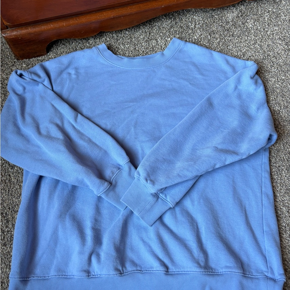 Women’s light Blue Old Navy crew neck | small